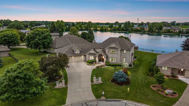 2516 VAN RITE COURT, Green Bay, WI 54301