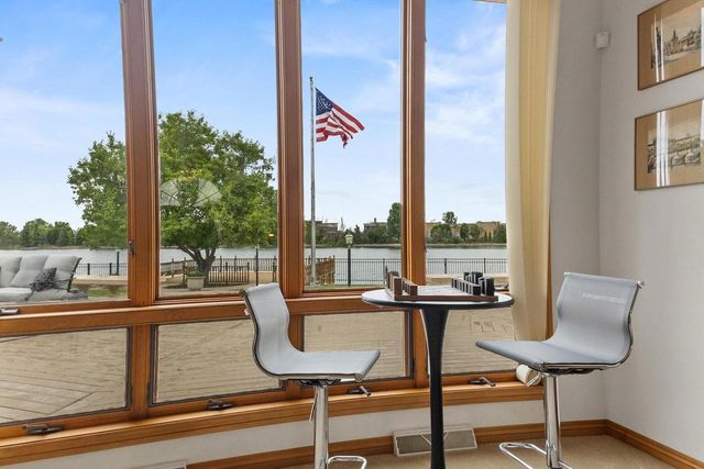 2516 VAN RITE COURT, Green Bay, WI 54301