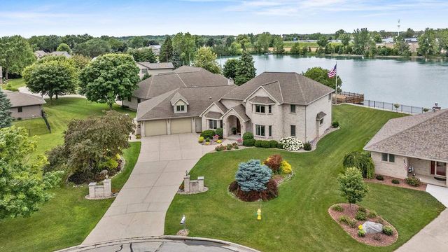 2516 VAN RITE COURT, Green Bay, WI 54301