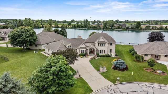 2516 VAN RITE COURT, Green Bay, WI 54301