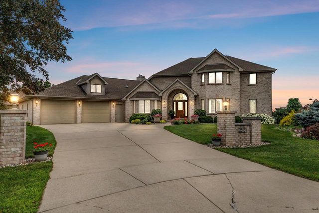 2516 VAN RITE COURT, Green Bay, WI 54301