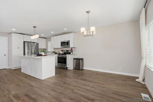 7004 San Carlos Street, Carlsbad, CA 92011