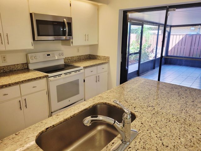 6407 64th Way, West Palm Beach, FL 33409