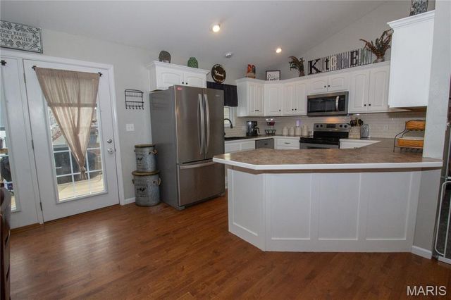 22935 Revelation Road, Waynesville, MO 65583