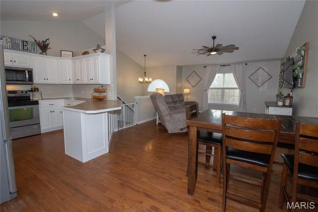 22935 Revelation Road, Waynesville, MO 65583