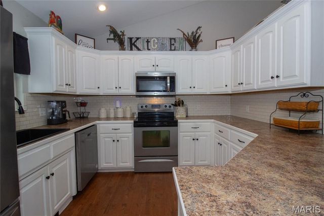 22935 Revelation Road, Waynesville, MO 65583