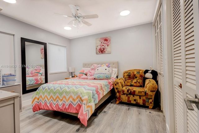 8290 Sunset Dr, Miami, FL 33143