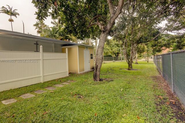 8290 Sunset Dr, Miami, FL 33143