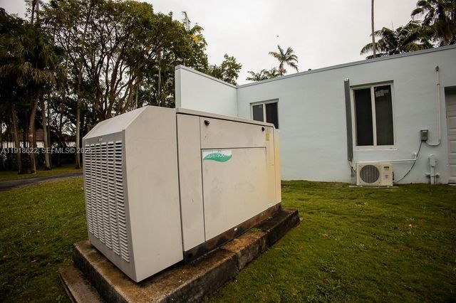 8290 Sunset Dr, Miami, FL 33143