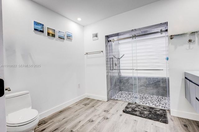 8290 Sunset Dr, Miami, FL 33143