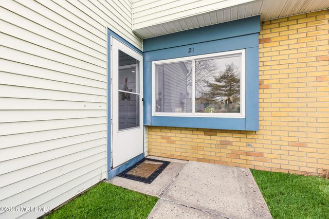 21 Chatham Court, Brick, NJ 08724