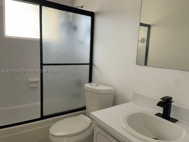 13721 SW 84th St G, Miami, FL 33183