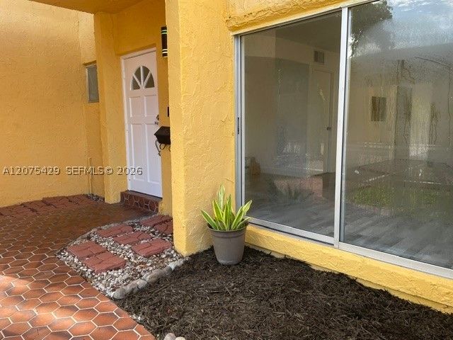 13721 SW 84th St G, Miami, FL 33183