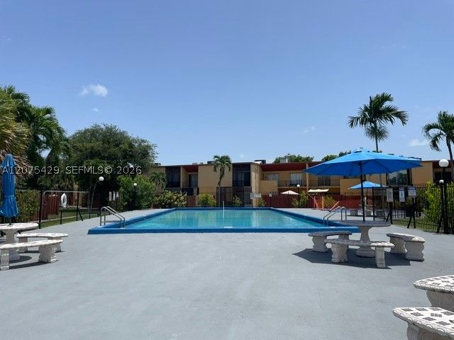 13721 SW 84th St G, Miami, FL 33183