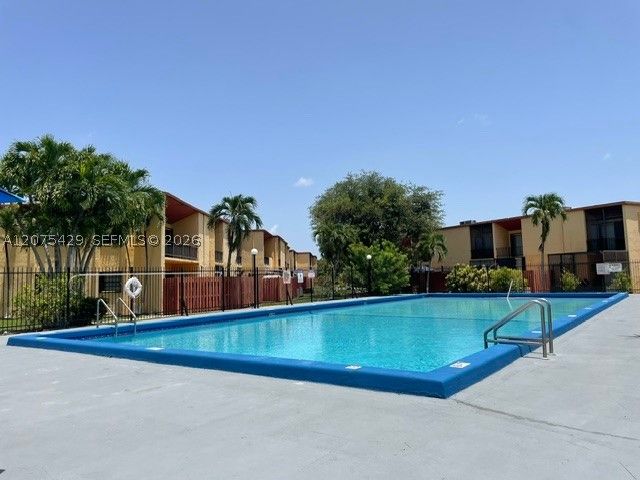 13721 SW 84th St G, Miami, FL 33183