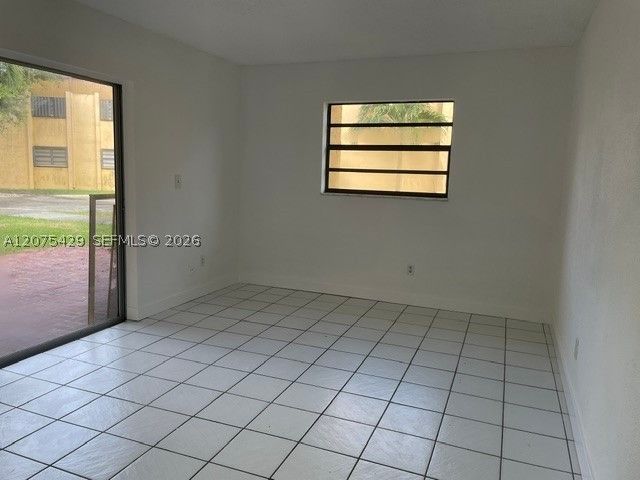 13721 SW 84th St G, Miami, FL 33183