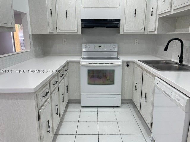 13721 SW 84th St G, Miami, FL 33183