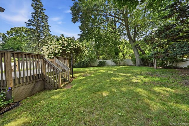76 Queen Road, Rocky Point, NY 11778