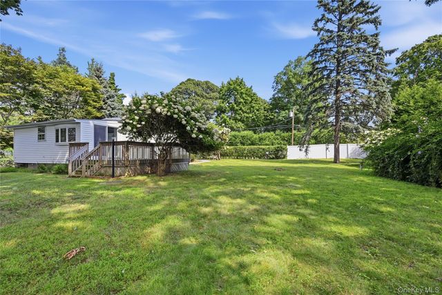76 Queen Road, Rocky Point, NY 11778