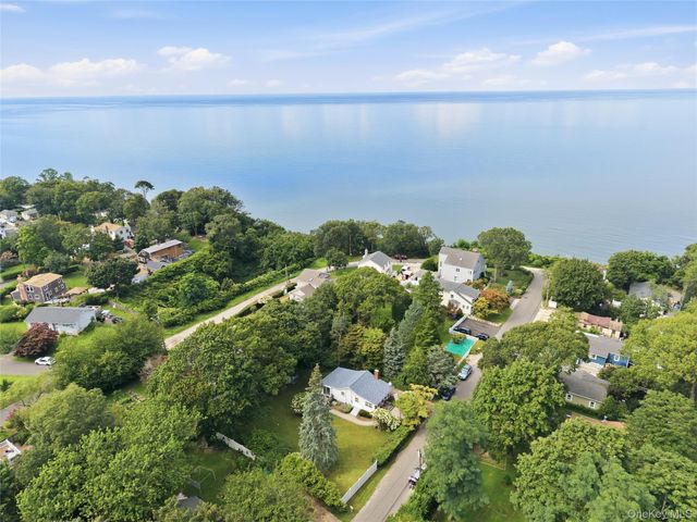 76 Queen Road, Rocky Point, NY 11778