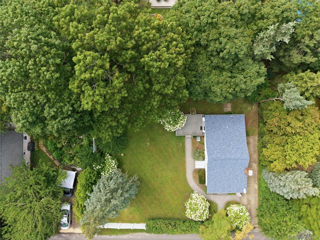 76 Queen Road, Rocky Point, NY 11778