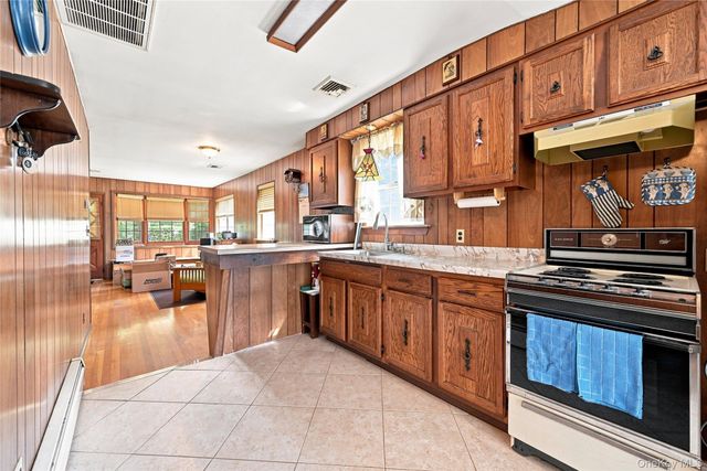 76 Queen Road, Rocky Point, NY 11778