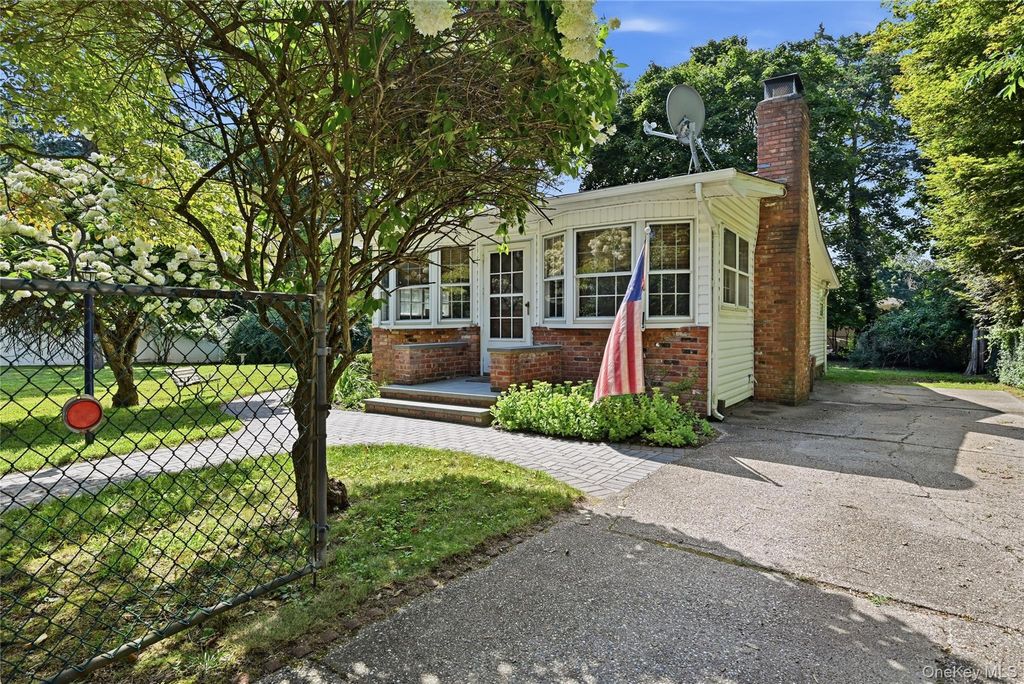 76 Queen Road, Rocky Point, NY 11778 — photo 3