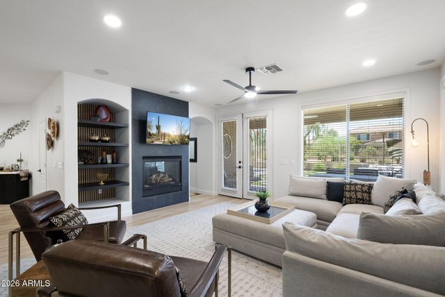3355 E HOPKINS Road, Gilbert, AZ 85295