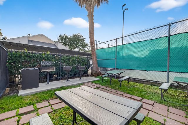 7900 N Stadium Drive 42, Houston, TX 77030