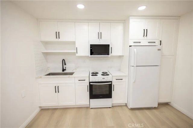 446 S La Peer Drive, Beverly Hills, CA 90211