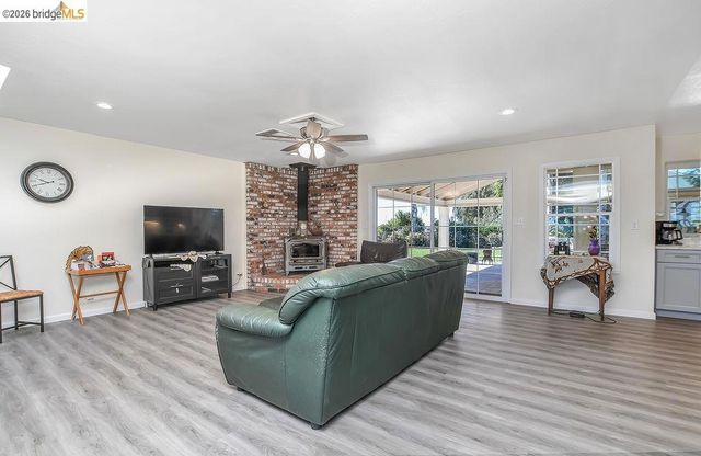1700 Eureka Ave, Brentwood, CA 94513