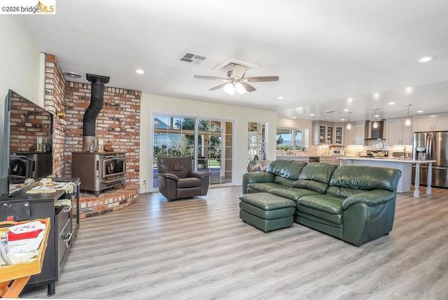 1700 Eureka Ave, Brentwood, CA 94513