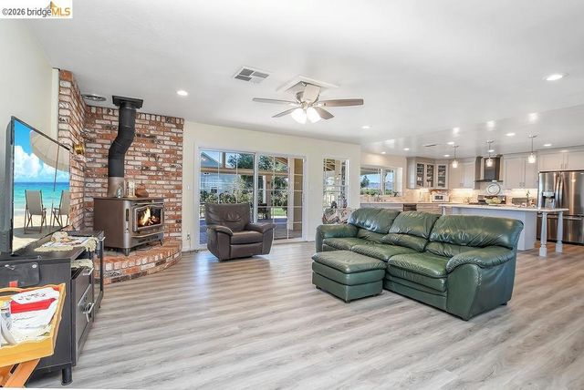 1700 Eureka Ave, Brentwood, CA 94513
