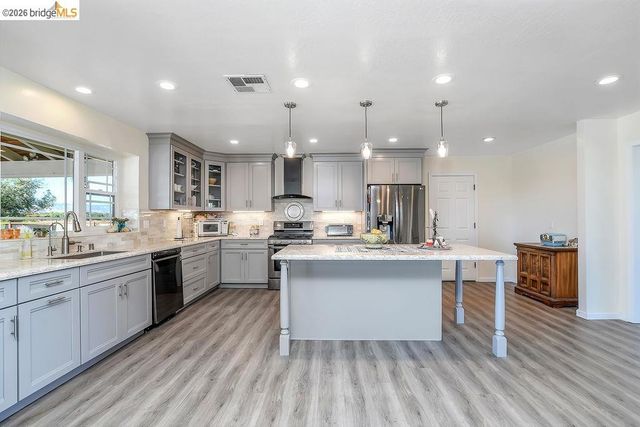 1700 Eureka Ave, Brentwood, CA 94513