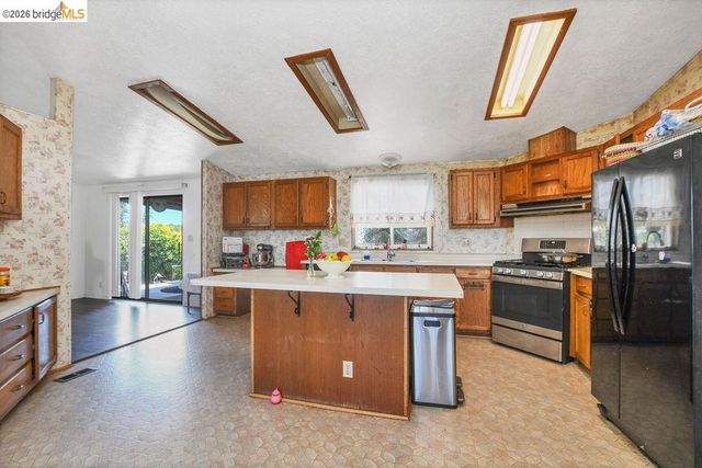 1700 Eureka Ave, Brentwood, CA 94513