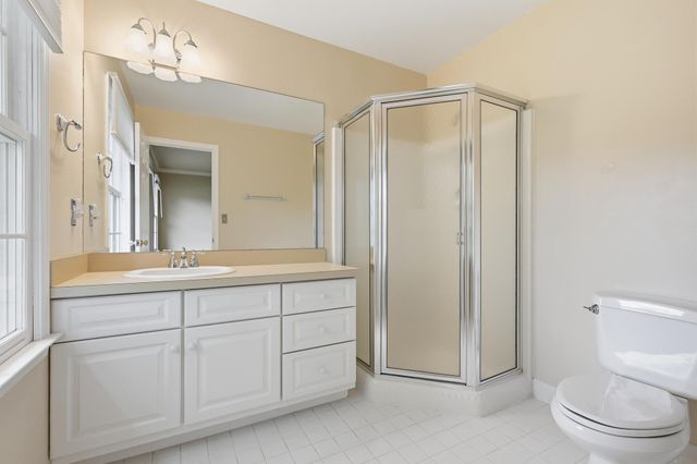 206 VERNET DR, Hockessin, DE 19707
