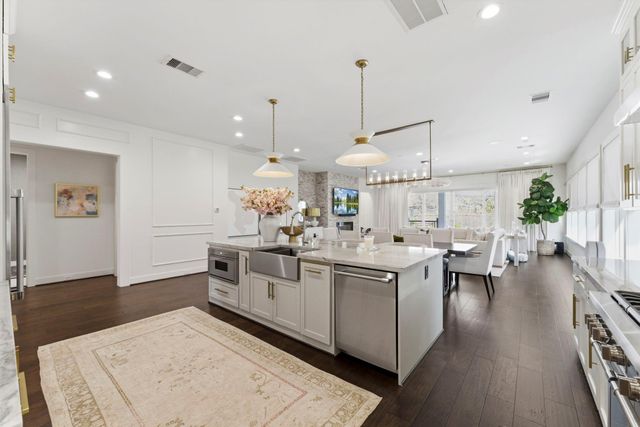 802 W 30th Street, Houston, TX 77018