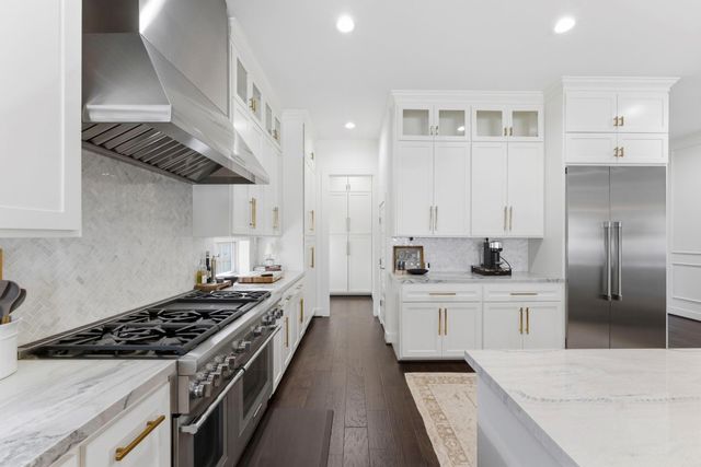 802 W 30th Street, Houston, TX 77018