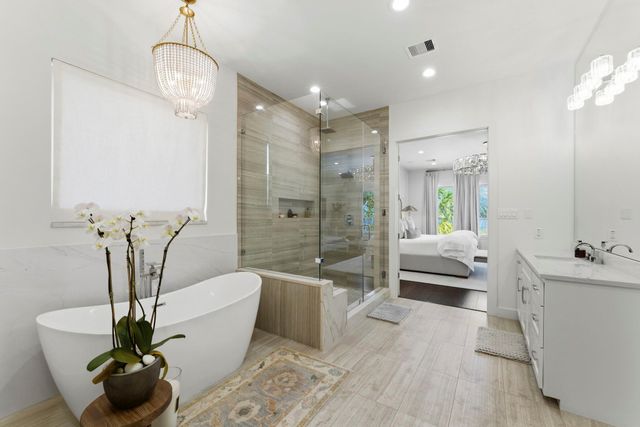 802 W 30th Street, Houston, TX 77018