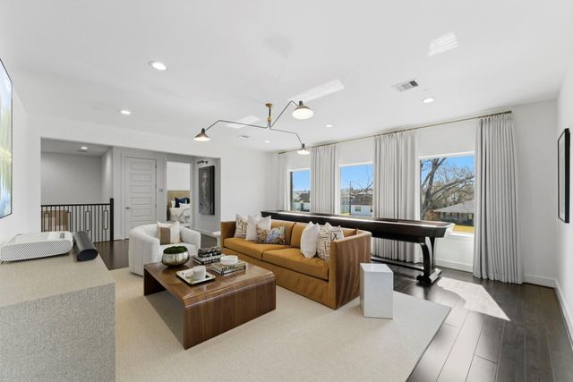 802 W 30th Street, Houston, TX 77018