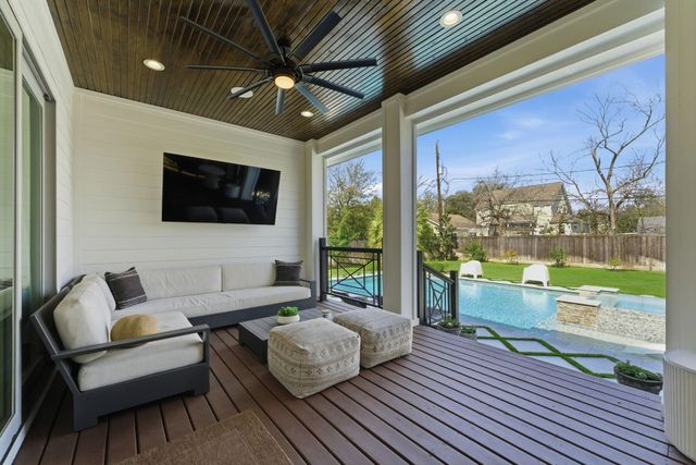 802 W 30th Street, Houston, TX 77018