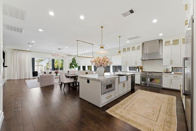 802 W 30th Street, Houston, TX 77018