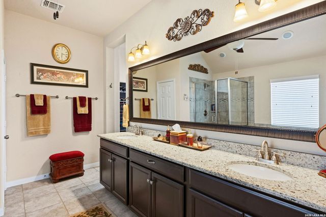 1339 Taubenfeld, San Antonio, TX 78260