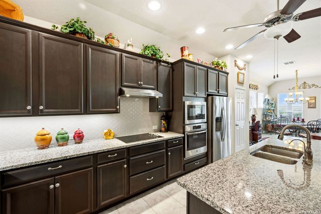 1339 Taubenfeld, San Antonio, TX 78260