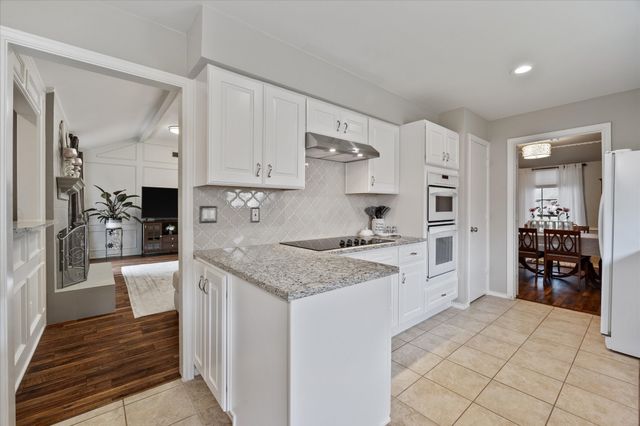 1910 Vista Oaks Drive, Carrollton, TX 75007