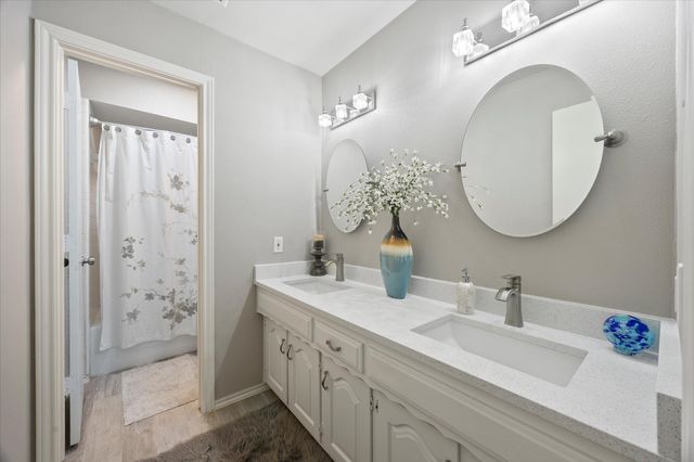 1910 Vista Oaks Drive, Carrollton, TX 75007