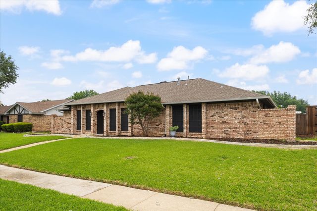 1910 Vista Oaks Drive, Carrollton, TX 75007