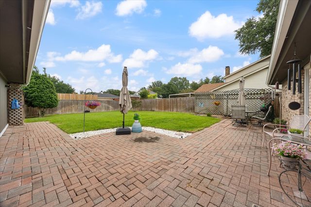 1910 Vista Oaks Drive, Carrollton, TX 75007