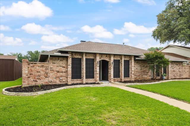 1910 Vista Oaks Drive, Carrollton, TX 75007