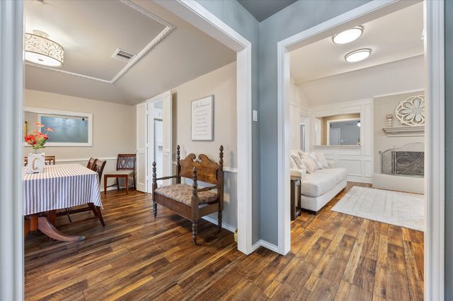 1910 Vista Oaks Drive, Carrollton, TX 75007